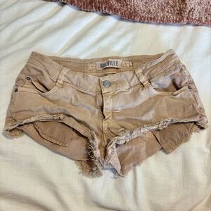 Brandy Melville shorts ☘️